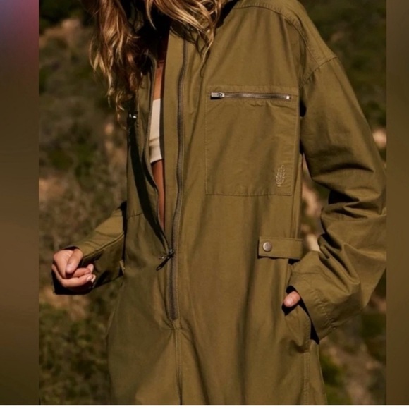 NWOT Free people Movement Mesmerize Me Coveralls in Army green - Picture 4 of 6